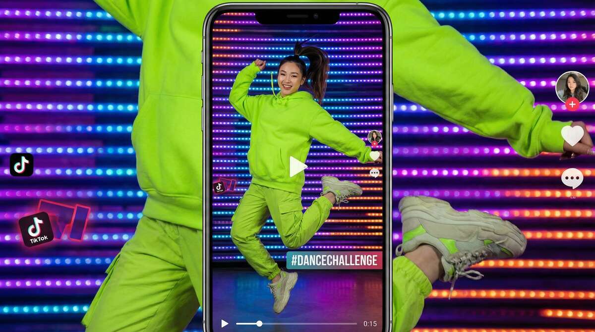 黄色仓库舞蹈短视频